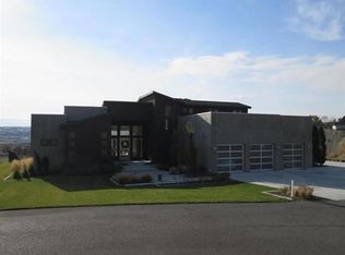 233 Kristen Ln, Kennewick, WA