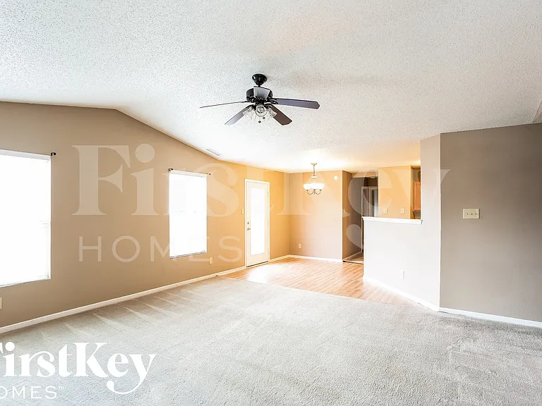 11657 Presidio Dr — Photo 2