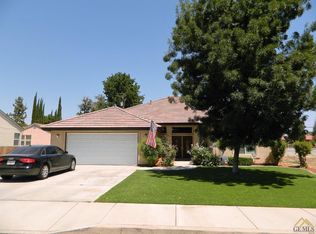 560 Sycamore Ave, Shafter, CA 93263