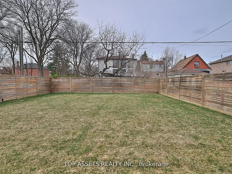 54 Madawaska Ave #BASEMENT — Photo 30