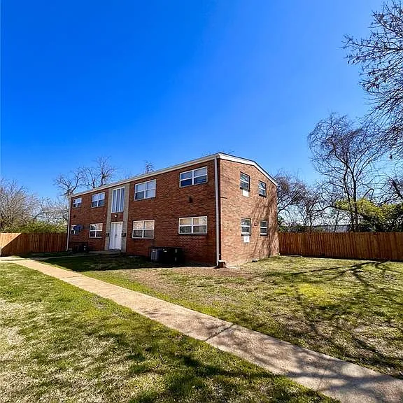 4235 Tholozan Ave #B — Photo 1