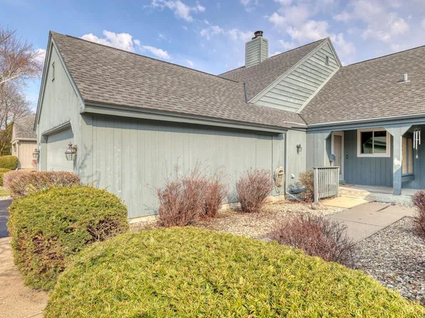 2324 West Cumberland COURT, Mequon, WI 53092