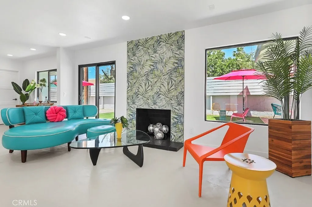 3 bed, 1699 sqft, $3,770 — Photo 2