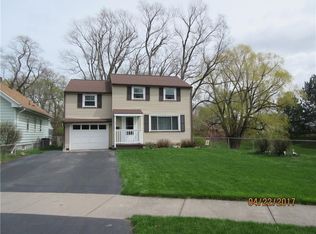 22 California Dr, Rochester, NY 14616