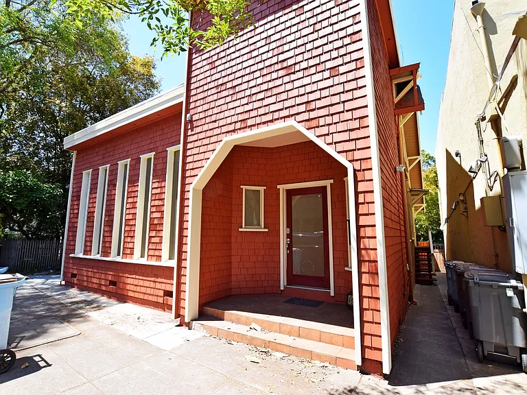 1710 Martin Luther King Jr Way — Photo 39