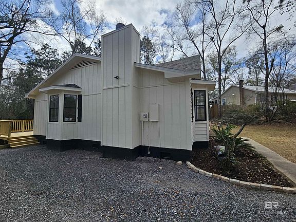 2nd image of 138 Wicker Way