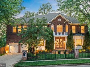 1902 Storm Dr, Falls Church, VA 22043