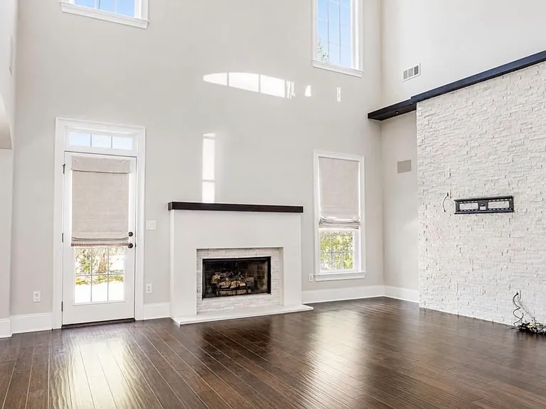 415 Wembley Cir — Photo 4