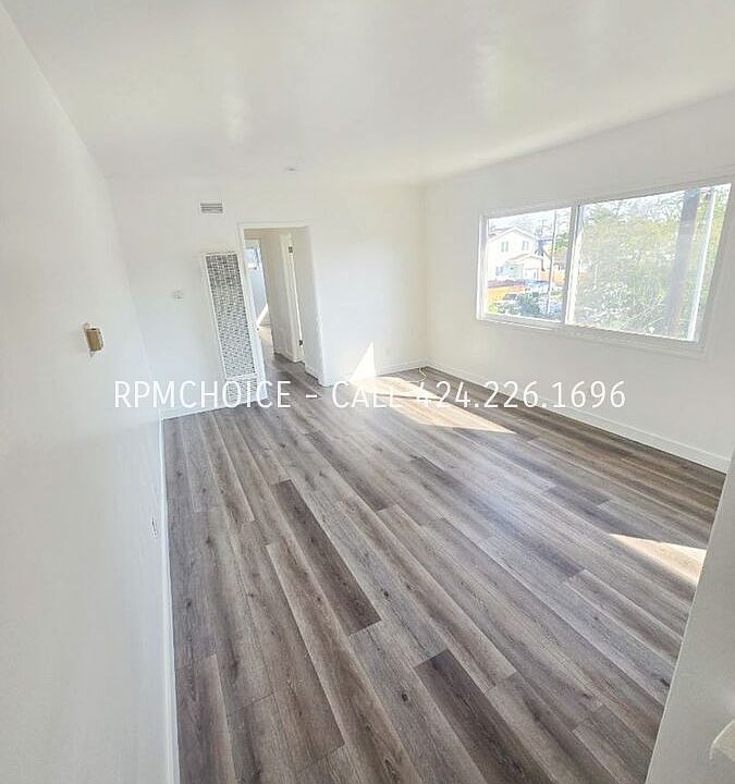 1st image of 448 W 106th St APT 2