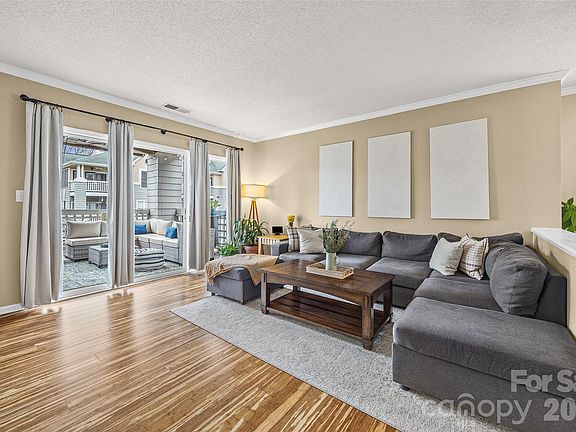 4th image of 308 Queens Rd APT 17