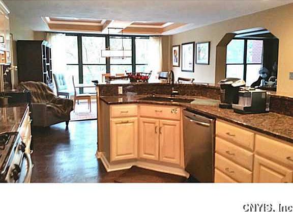 3rd image of 133 Walton St #133