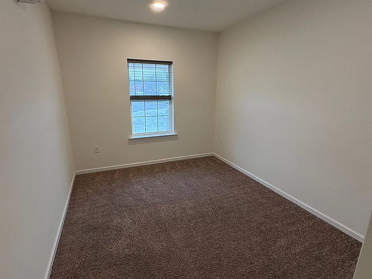East Breeze — Photo 18