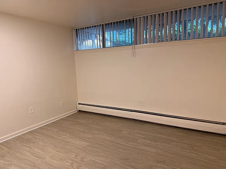 2655 Mapleton Ave #102 — Photo 10