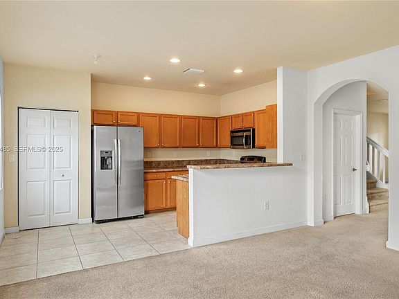 4th image of 3366 W 90th Ter