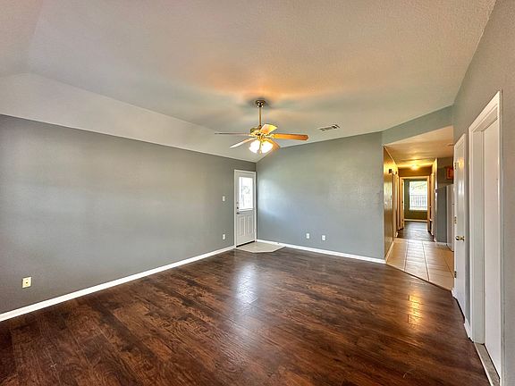 2nd image of 1501 Cinch Dr
