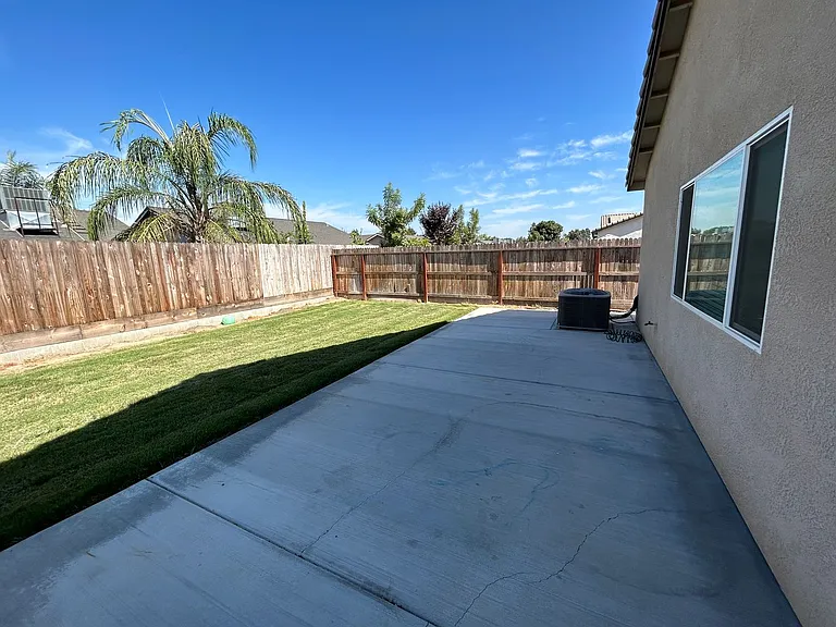 1025 S Crumal St — Photo 17