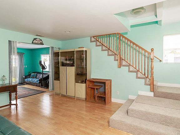 5th image of 618 N Paulina Ave