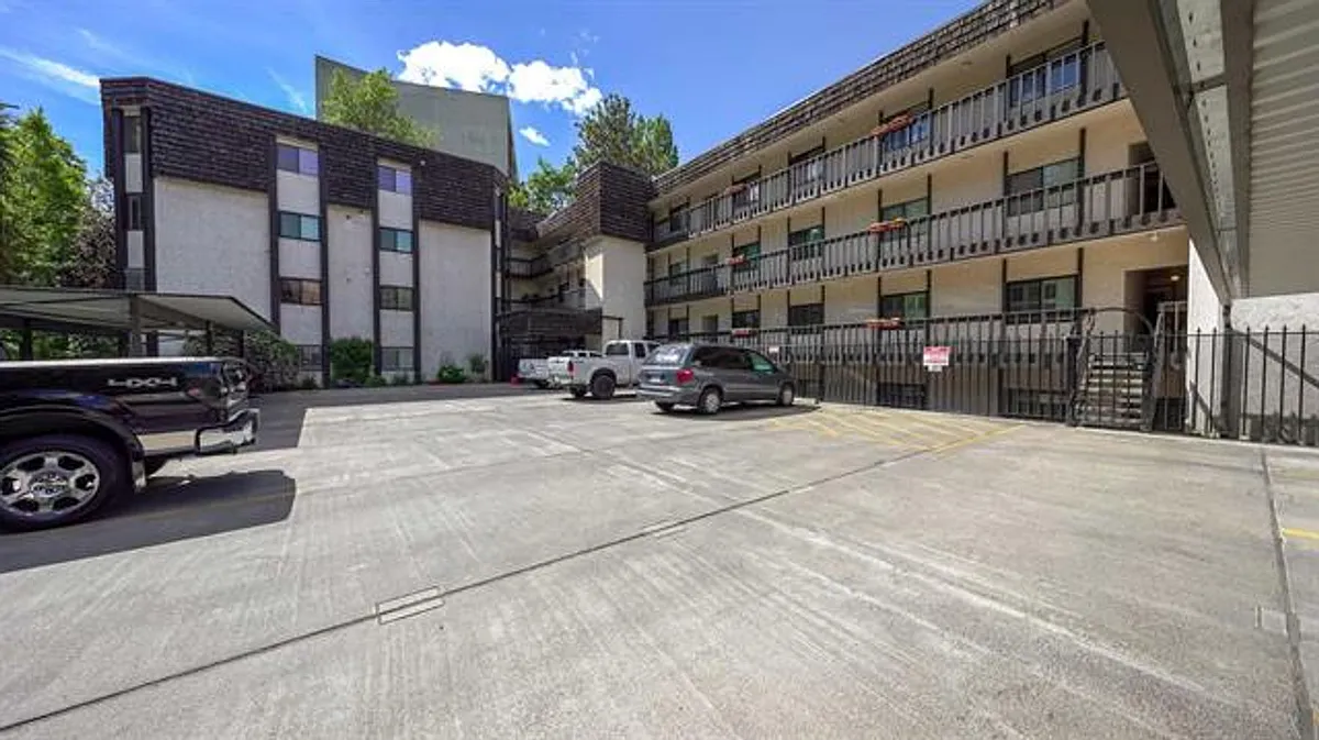 Building Photo - 620 W 7th Ave #403