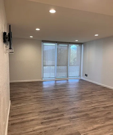 22041 Costanso St #103 — Photo 9