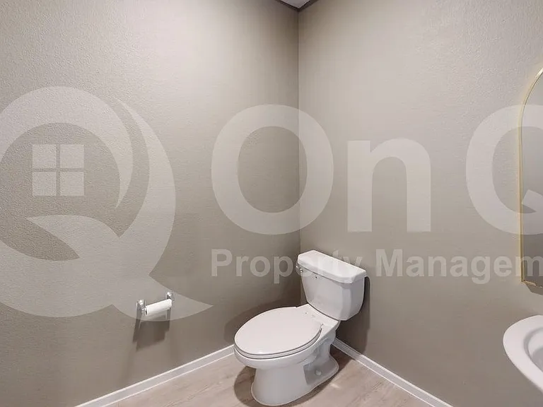 209 Adelina Dr — Photo 10