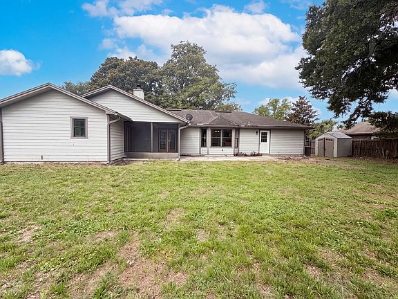 3rd image of 1334 Akron Oaks Dr