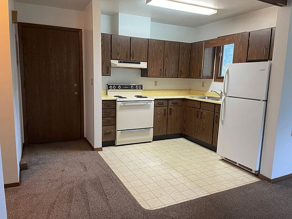 2nd image of 605 Tiffany St #18061523