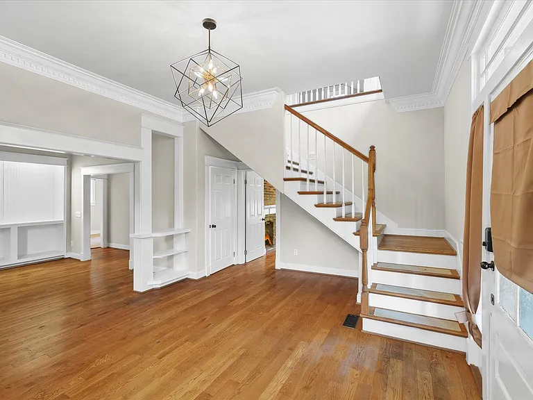 708 Shelby Ave — Photo 9