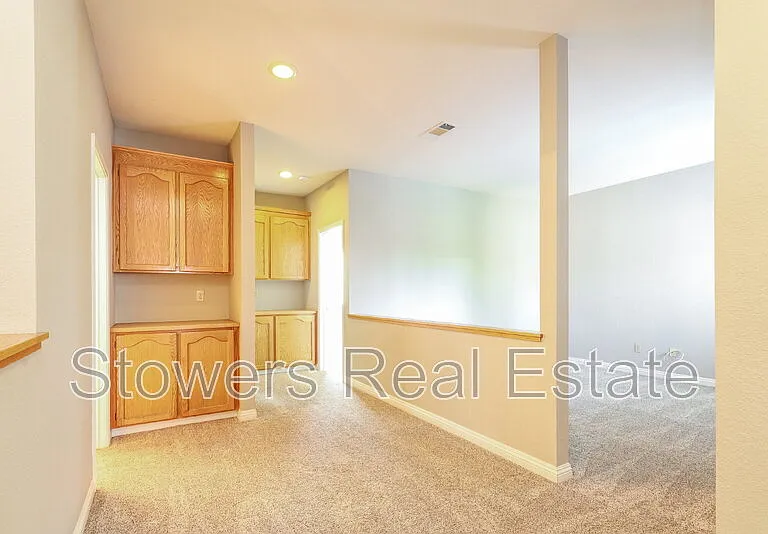 37 Mountain Valley Pl — Photo 7