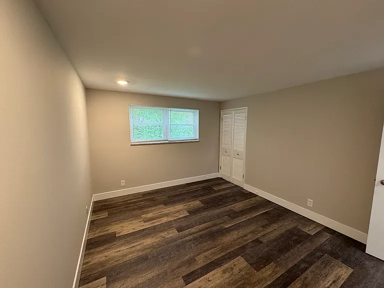 721 Lepere Ave #F — Photo 11