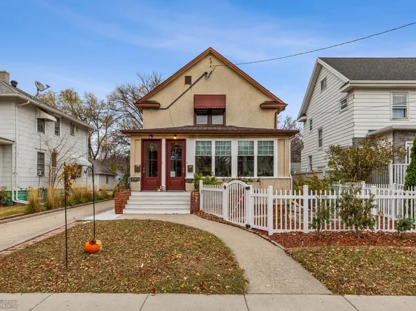 1107 10th St N, Fargo, ND 58102