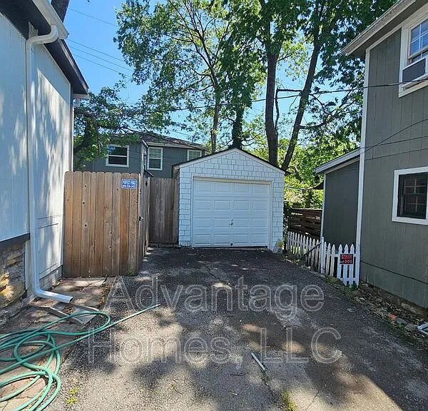 4619 Bell St — Photo 29