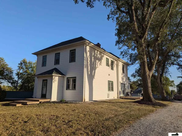 305 W D St, Elmwood, NE 68349
