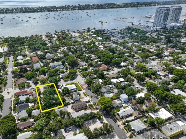 5009 Spruce Avenue, West Palm Beach, FL 33407