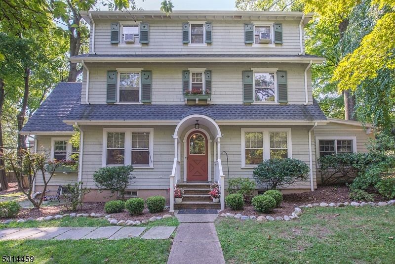 1st image of 18 Wildwood Ave