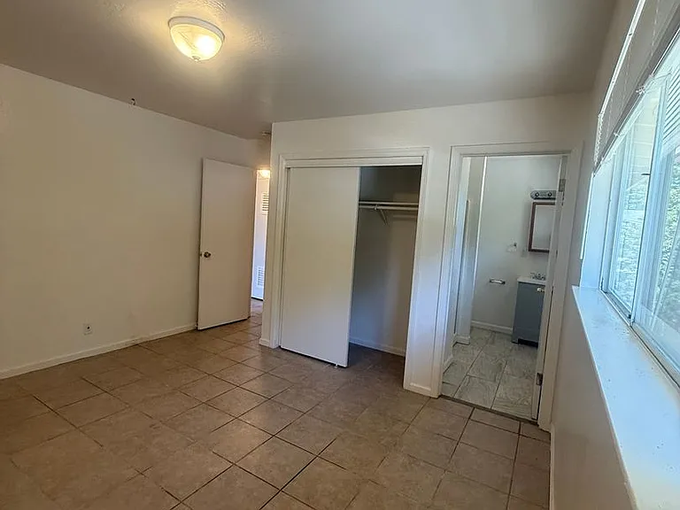 7865 Leona Way — Photo 16