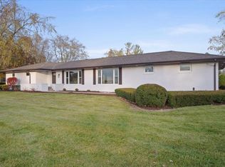 8092 Blooming Grove Rd, Bloomington, IL 61705