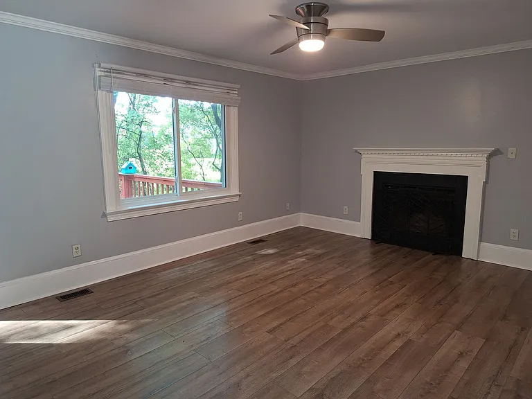 212 Earle Ct — Photo 6