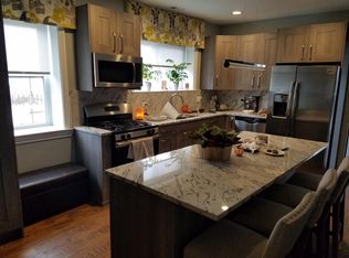 3055 N Milwaukee Ave #1, Chicago, IL 60618