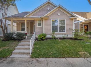 9838 Cedarcrest Dr, Aubrey, TX 76227