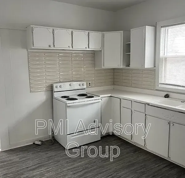 1909 SW Clay St — Photo 4