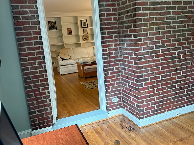 2109 Wilson St — Photo 31
