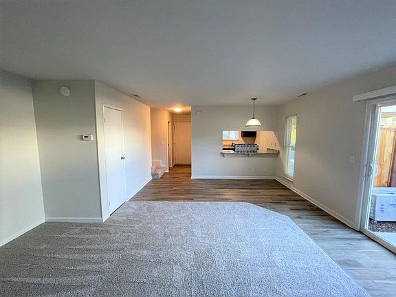 3rd image of 77 Donegal Way APT 1