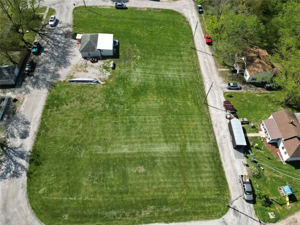 303 N Welch St, Hillsboro, IL 62049