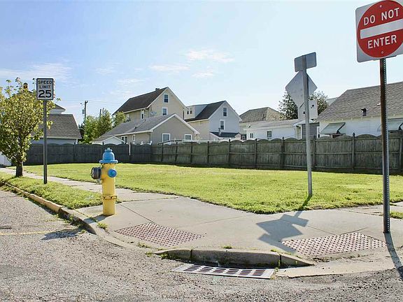 3rd image of 329 W Taylor Ave