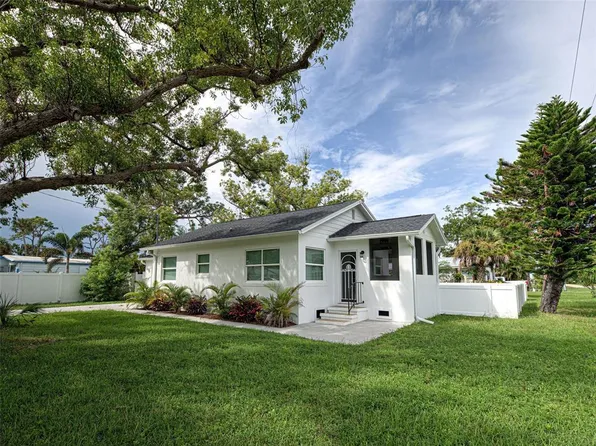 611 W Wentworth St, Englewood, FL 34223