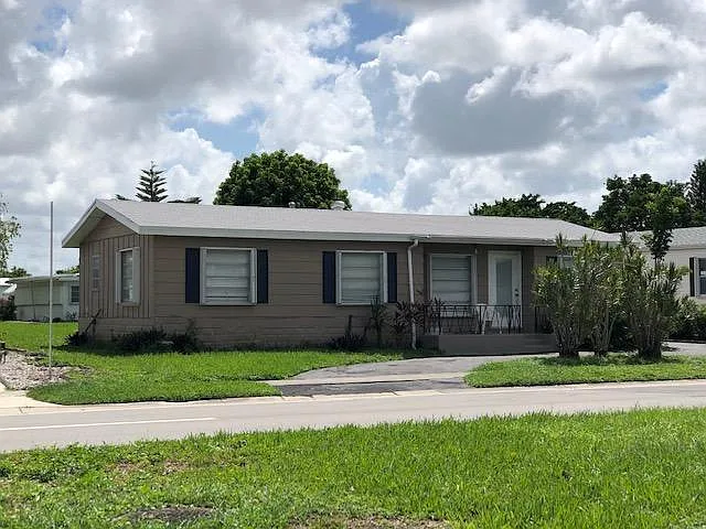 2 bed, 1300 sqft, $2,050 — Photo 1