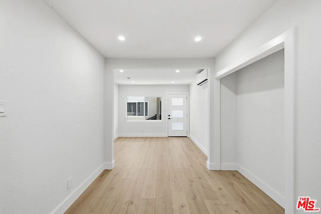 2 bed, 1.0 bath, 950 sqft, $2,595 — Photo 3