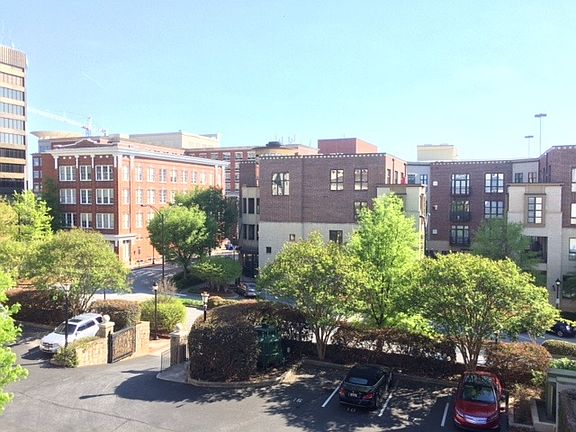 4th image of 100 W Court St Unit 3I