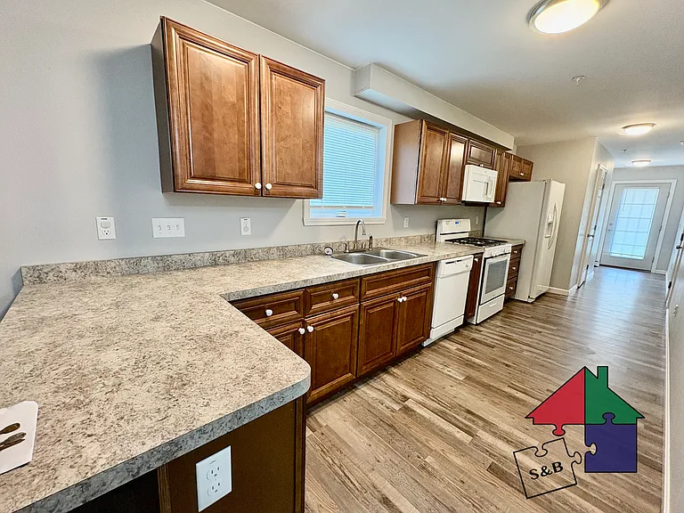 39 Cornelia Ct — Photo 7
