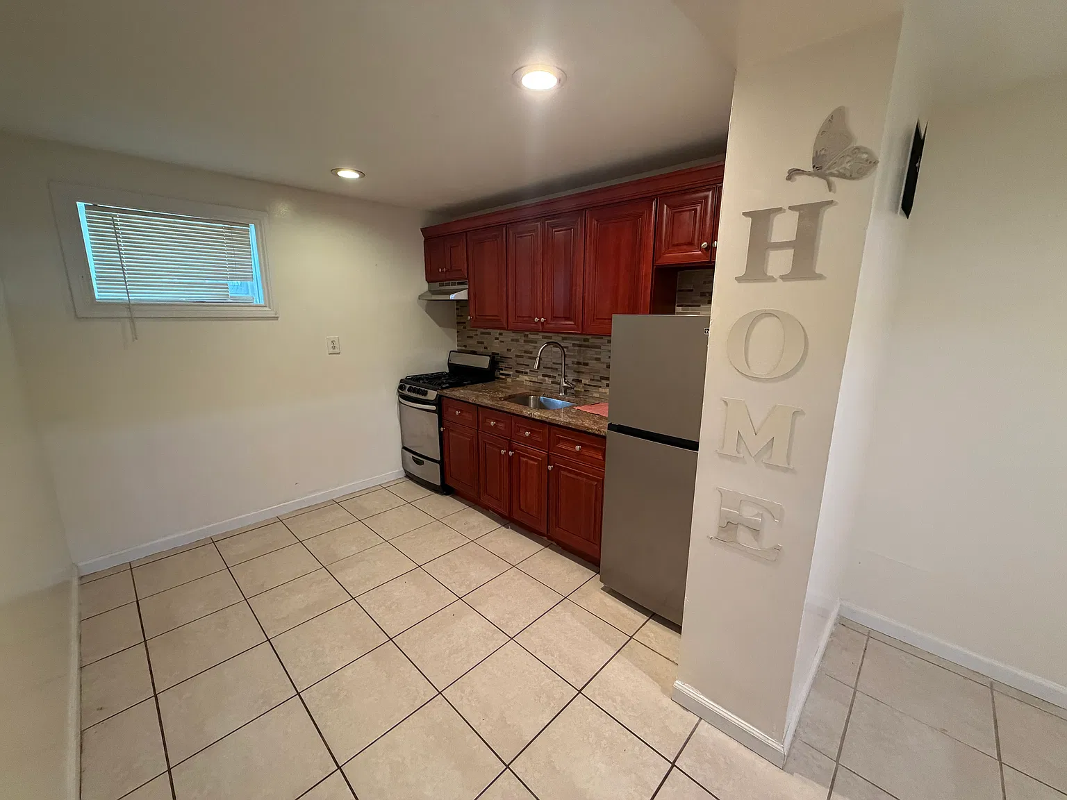 2 bed, 800 sqft, $2,500 — Photo 2